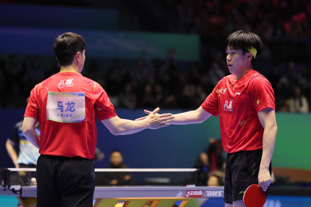 曼此前与内 曼此前与内